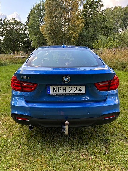 BMW 320d 3 of 14