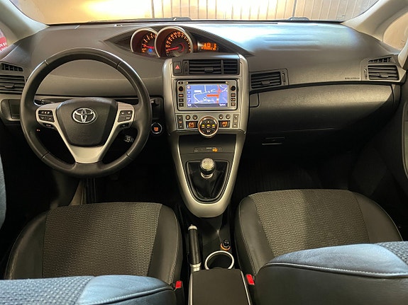 Toyota Verso 8 of 30