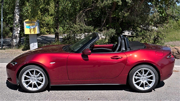 Mazda MX-5 3 of 5