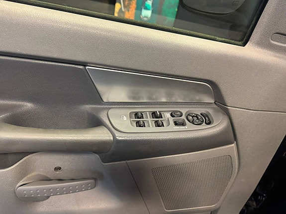 Dodge RAM 1500 15 of 22