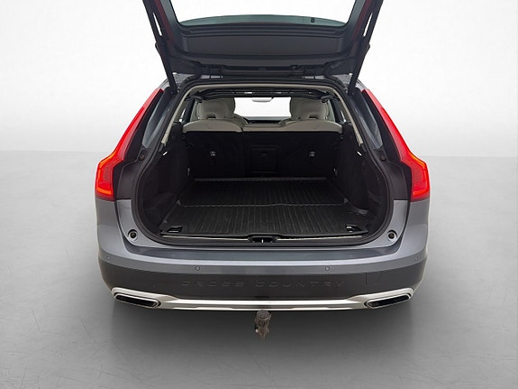 Volvo V90 Cross Country 9 of 30