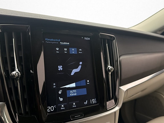 Volvo V90 Cross Country 24 of 30