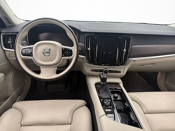 Volvo V90 Cross Country 11 of 30