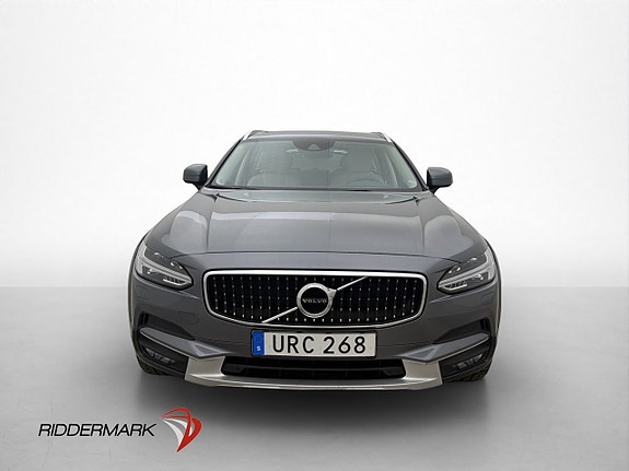 Volvo V90 Cross Country 2 of 30