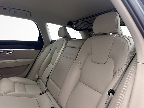 Volvo V90 Cross Country 19 of 30