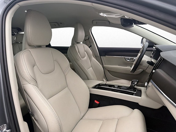 Volvo V90 Cross Country 10 of 30