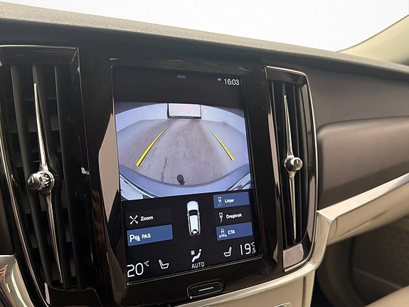 Volvo V90 Cross Country 14 of 30