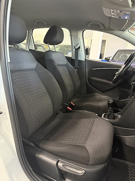 Volkswagen Polo 12 of 13