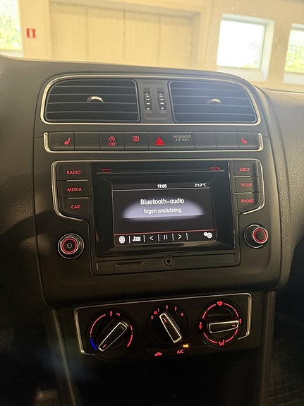 Volkswagen Polo 9 of 13