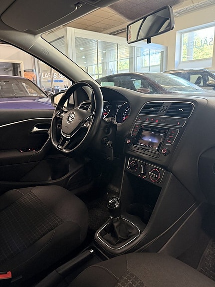 Volkswagen Polo 8 of 13