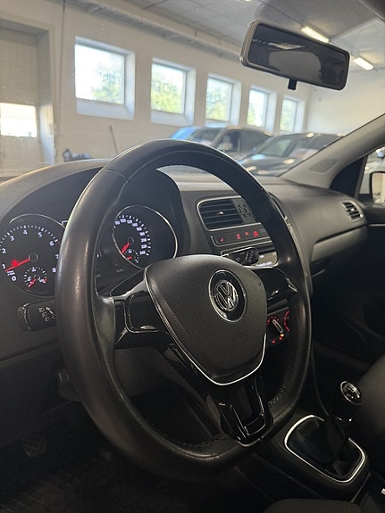 Volkswagen Polo 7 of 13