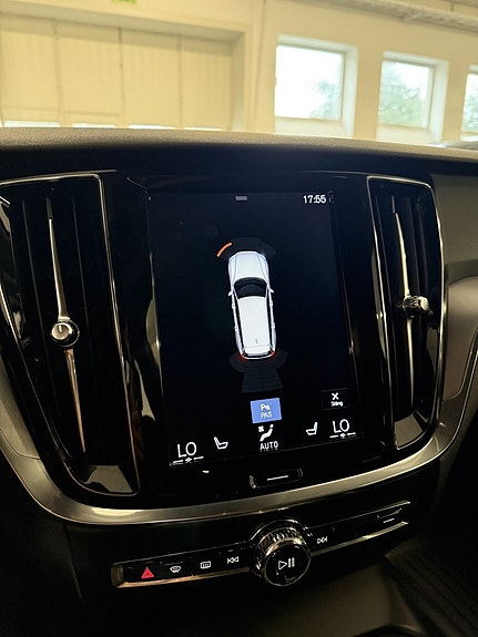Volvo V60 9 of 16