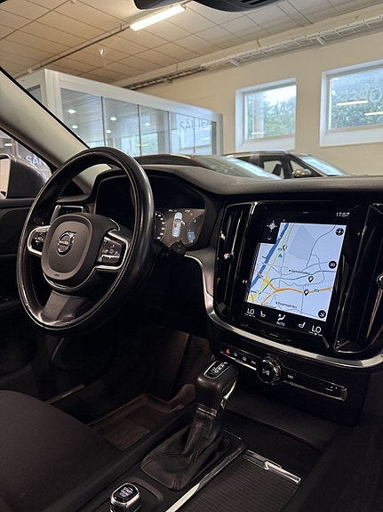 Volvo V60 11 of 16