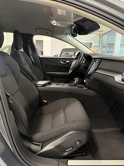 Volvo V60 13 of 16