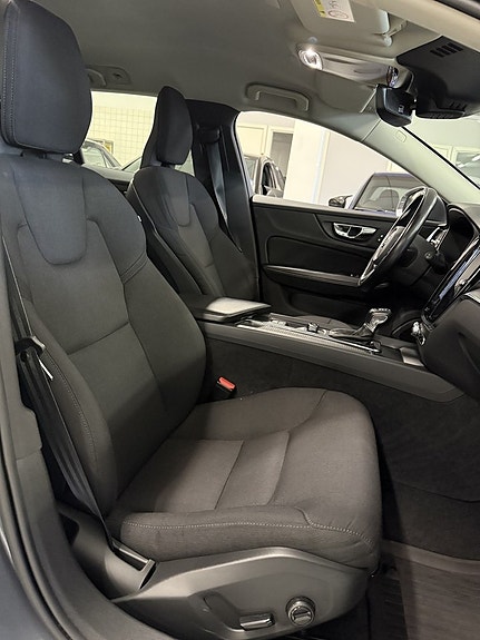 Volvo V60 14 of 16