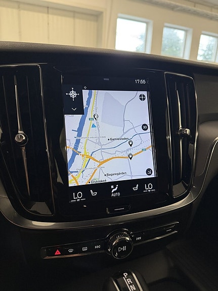 Volvo V60 8 of 16