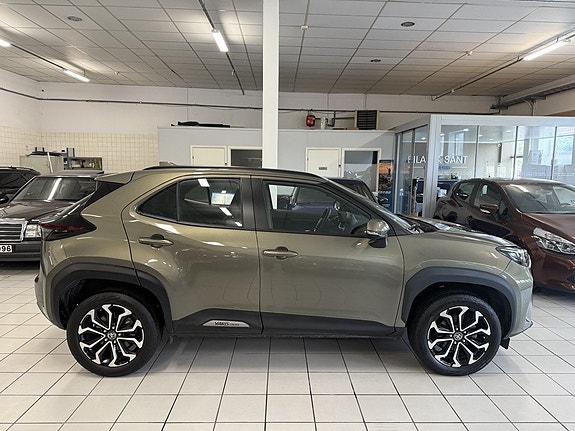 Toyota Yaris Cross 2 of 19