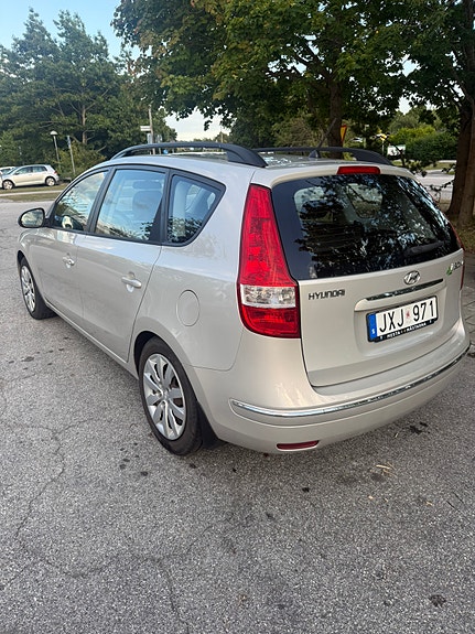 Hyundai i30 2 of 4