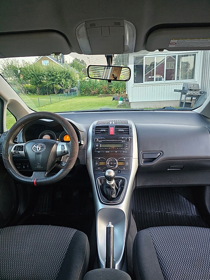 Toyota Auris 6 of 8