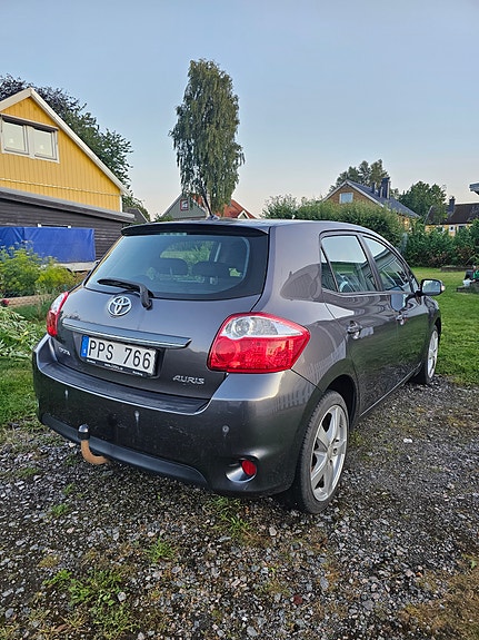 Toyota Auris 3 of 8