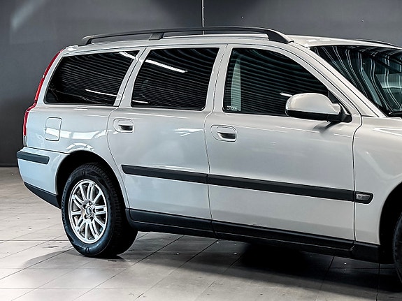 Volvo V70 4 of 14