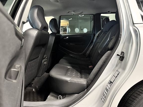 Volvo V70 10 of 14