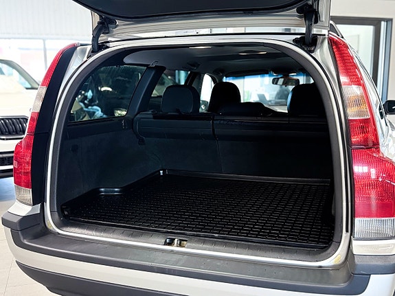 Volvo V70 12 of 14