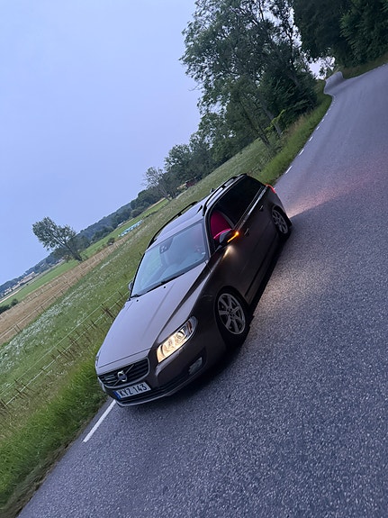 Volvo V70 5 of 30