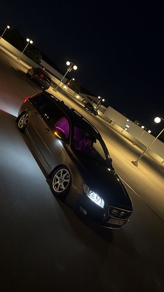 Volvo V70 2 of 30