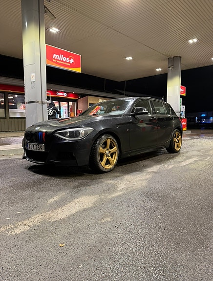 BMW 116d 4 of 8