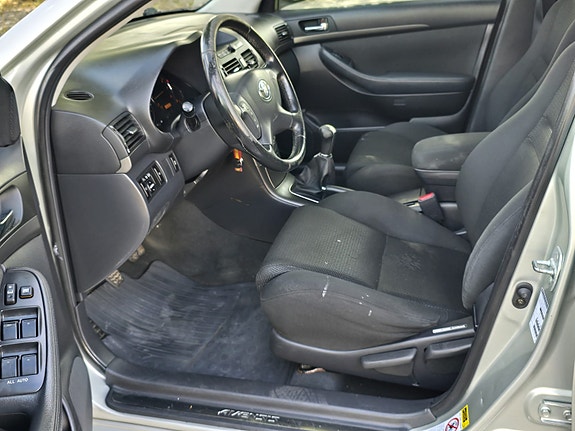 Toyota Avensis 5 of 7