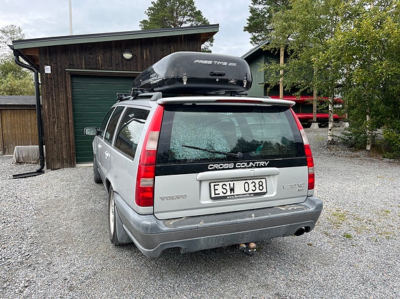Volvo XC70 3 of 6