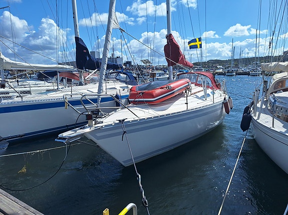 Fin välhållen Scanmar 33 söker nya ägare för nya äventyr. 2 of 10