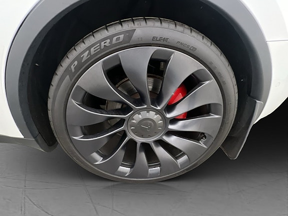 Tesla Model Y 30 of 30