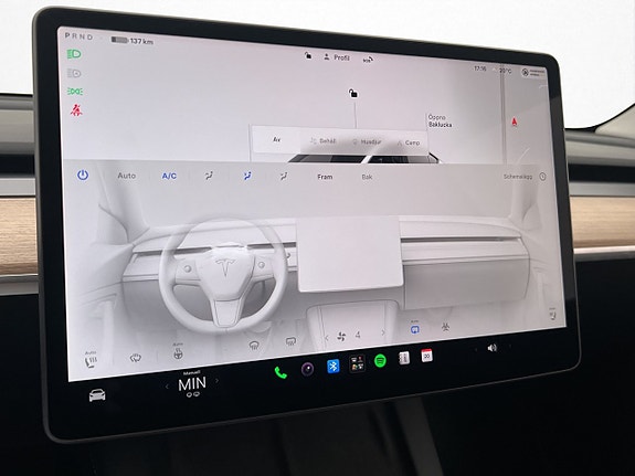 Tesla Model Y 19 of 30