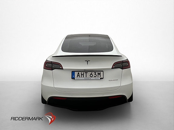 Tesla Model Y 8 of 30