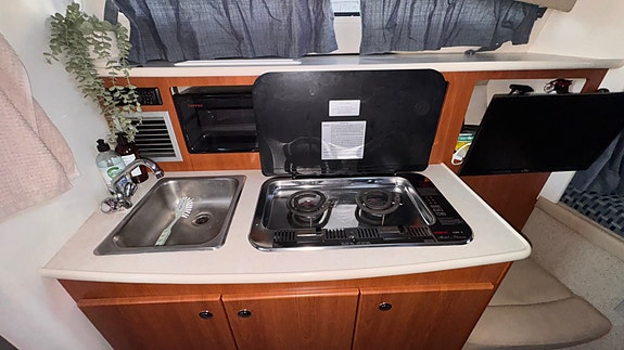 Bayliner 285 cruiser 13 of 15