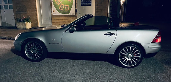 Mercedes-Benz SLK230 3 of 6