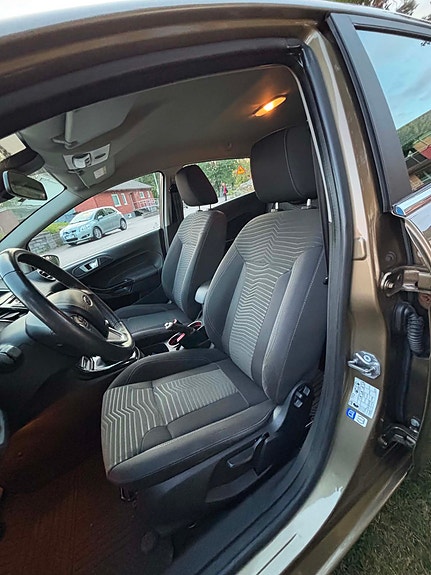 Ford Fiesta 8 of 8