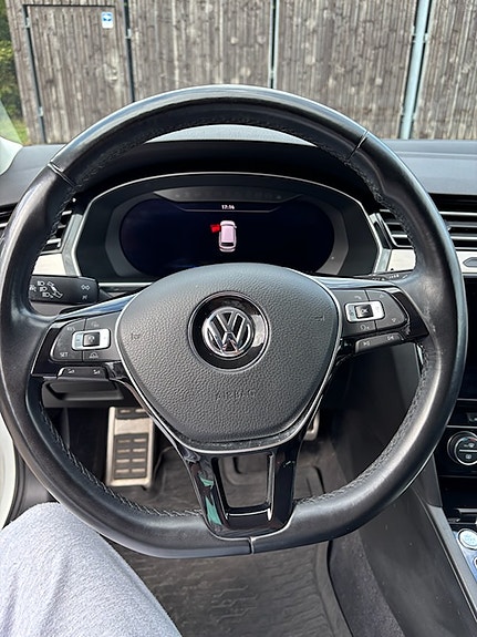 Volkswagen Passat Alltrack 7 of 11