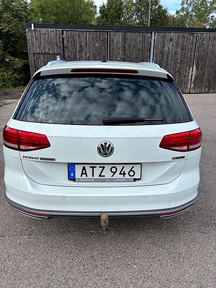 Volkswagen Passat Alltrack 4 of 11