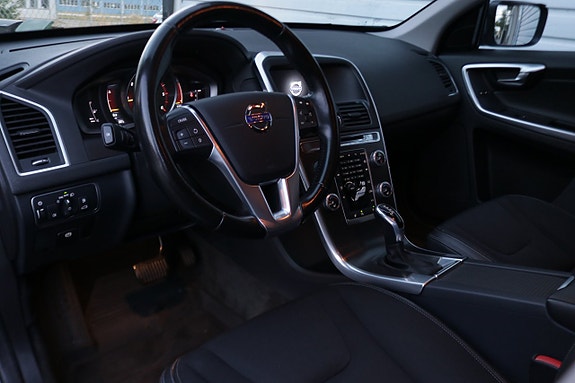 Volvo XC60 9 of 24
