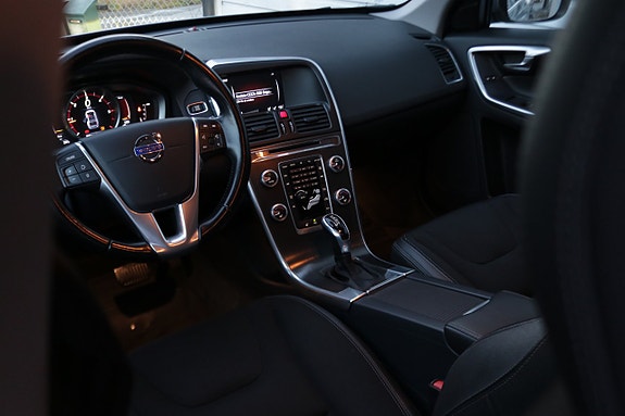 Volvo XC60 17 of 24