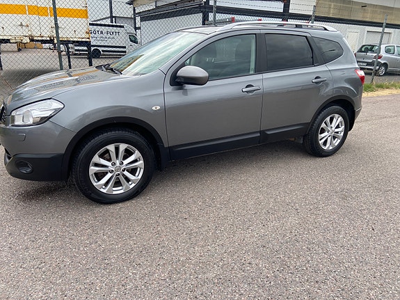 Nissan Qashqai+2 2 of 12