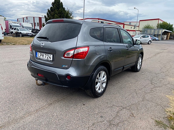 Nissan Qashqai+2 6 of 12