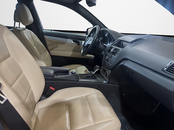 Mercedes-Benz C250 17 of 23