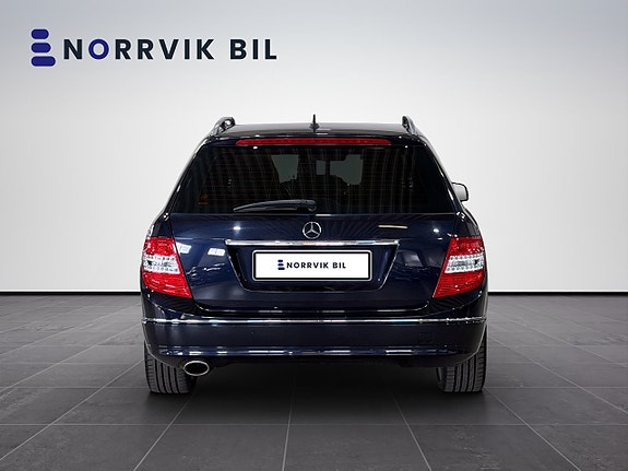 Mercedes-Benz C250 7 of 23