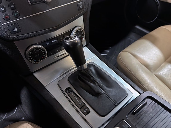 Mercedes-Benz C250 21 of 23