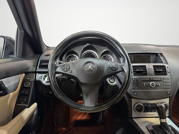 Mercedes-Benz C250 13 of 23