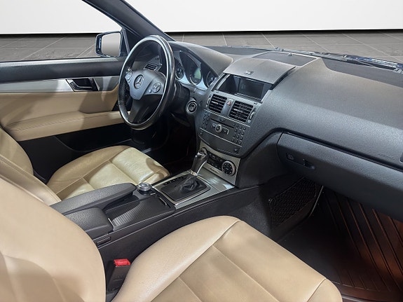 Mercedes-Benz C250 19 of 23